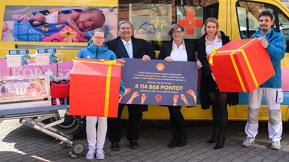 A Clubsmart Jótevők és a Shell Hungary zRt közös adományának átadása