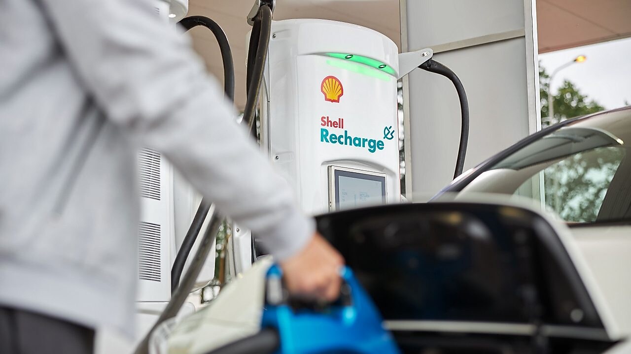 Elektromos járművek töltése