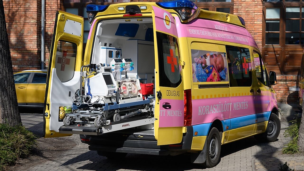A Peter Cerny Alapítvány mentőautója