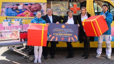 A Clubsmart Jótevők és a Shell Hungary zRt közös adományának átadása