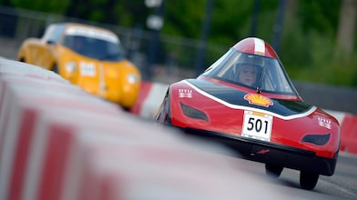 vörös és sárga autó