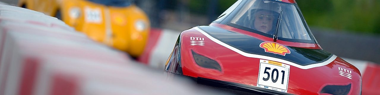 vörös és sárga autó