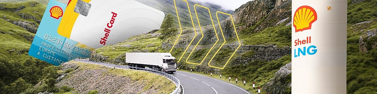 Egy kamion halad kanyargós úton, zöld területen. Jobbra egy LNG kútoszlop található, balra pedig egy Shell LNG és egy Shell üzemanyagkártya látható.
