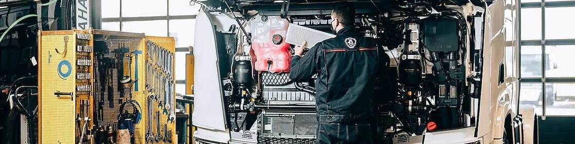 truck repair image