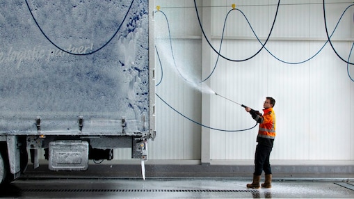 Parkolás, kamionmosás és szerviz, tartálytisztítás