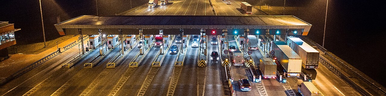 kereskedelem banner teherautó autó a hídon közúti szolgáltatások jel