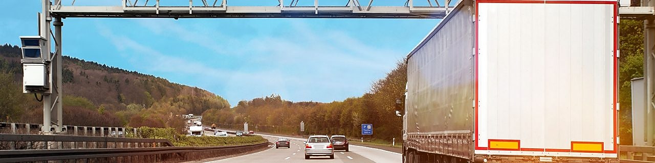 Kamion az autópályán