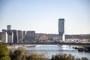 Duna és a Belgrád torony látképe