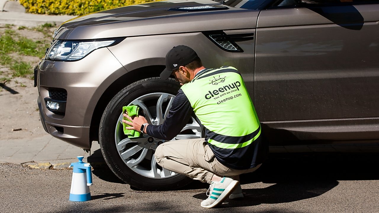 CleenUp autóflotta tisztító szolgáltatását