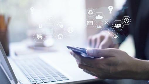 Számla igénylés bankkártyás és QR-kód használatával történő fizetés esetén