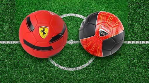 Ducati és Ferrari focilabda