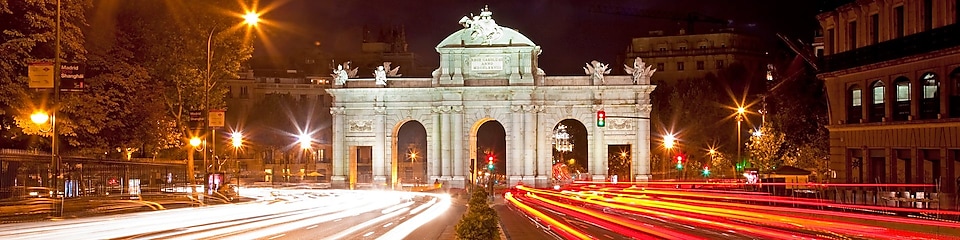 Puerta de Alcala éjjel.