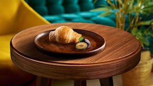 Shell Café Félegyházi szilvalekváros croissant