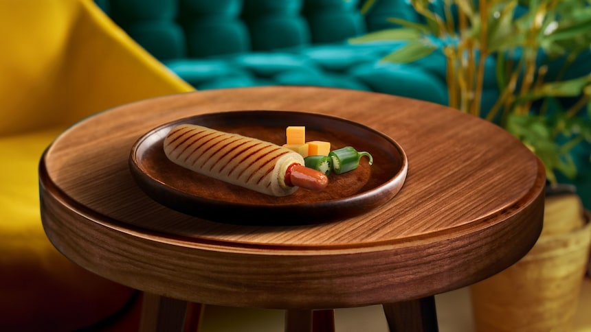 Shell Café Chedaros jalapenos hot dog